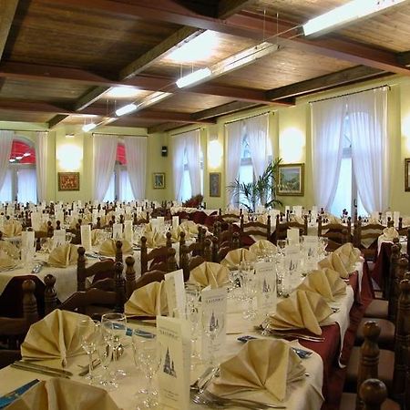 Hotel La Cupola Новара Екстериор снимка