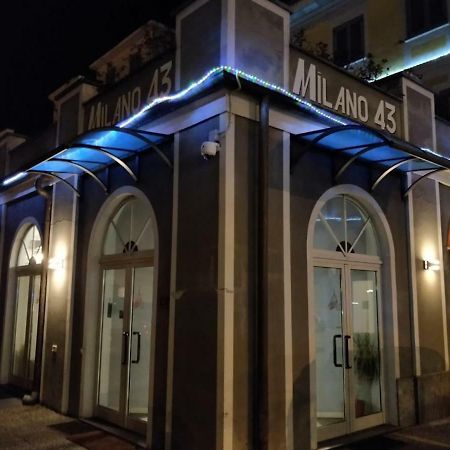 Hotel La Cupola Новара Екстериор снимка