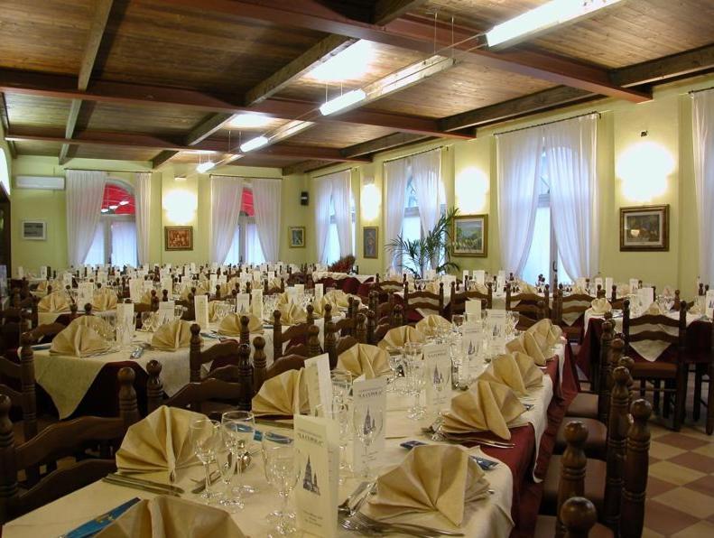Hotel La Cupola Новара Екстериор снимка